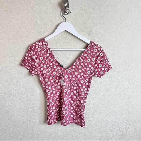 NWT Mauve Ditsy Floral & Lace V-Neck Short Sleeve Ribbed Blouse - Picture 5 of 8